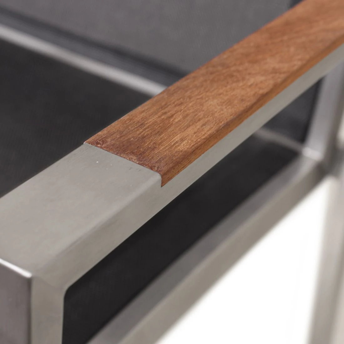 OUTLIV. Oviedo Gartenmöbelset 8-teilig Stapelsessel mit OUTLIV. Tisch 200x100 cm Edelstahl/Schwarz OUTLIV. Oviedo Gartenmöbelset 8-teilig Stapelsessel Mit OUTLIV. Tisch 200x100 Cm Edelstahl/Schwarz -Outliv 1176530 7